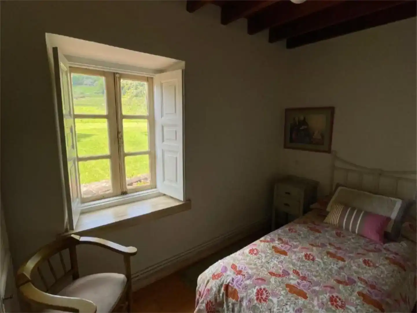 Dormitori de Finca rústica en venda en Val de San Vicente  amb Balcó