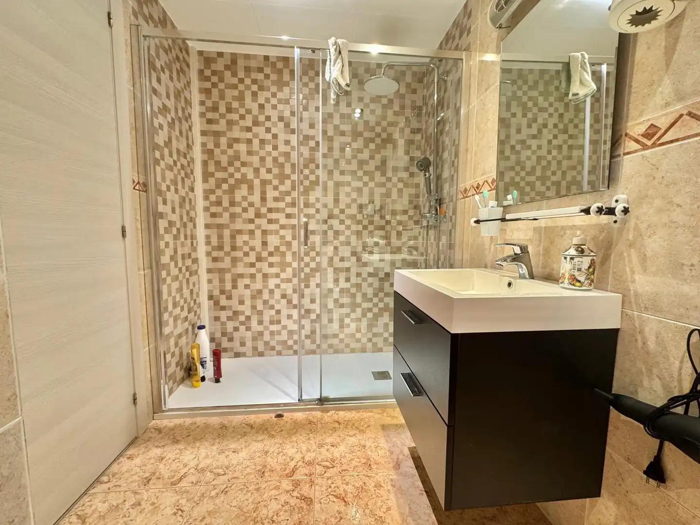 Badezimmer von Wohnung zum Verkauf in Malgrat de Mar mit Heizung, Balkon und Gemeinschaftspool