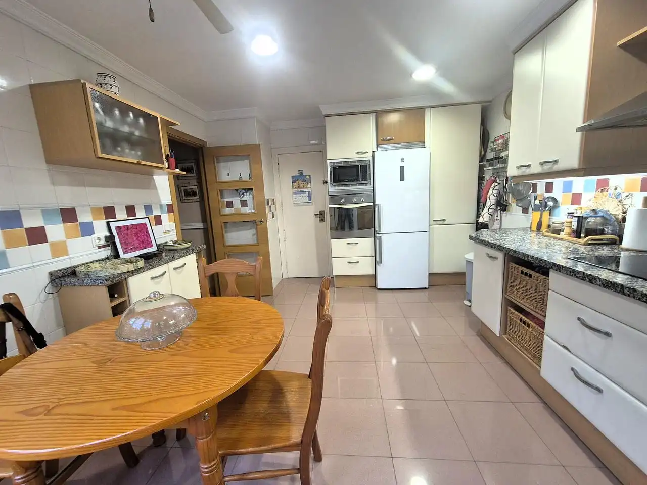Cuina de Casa o xalet en venda en Alicante / Alacant amb Aire condicionat, Jardí privat i Terrassa