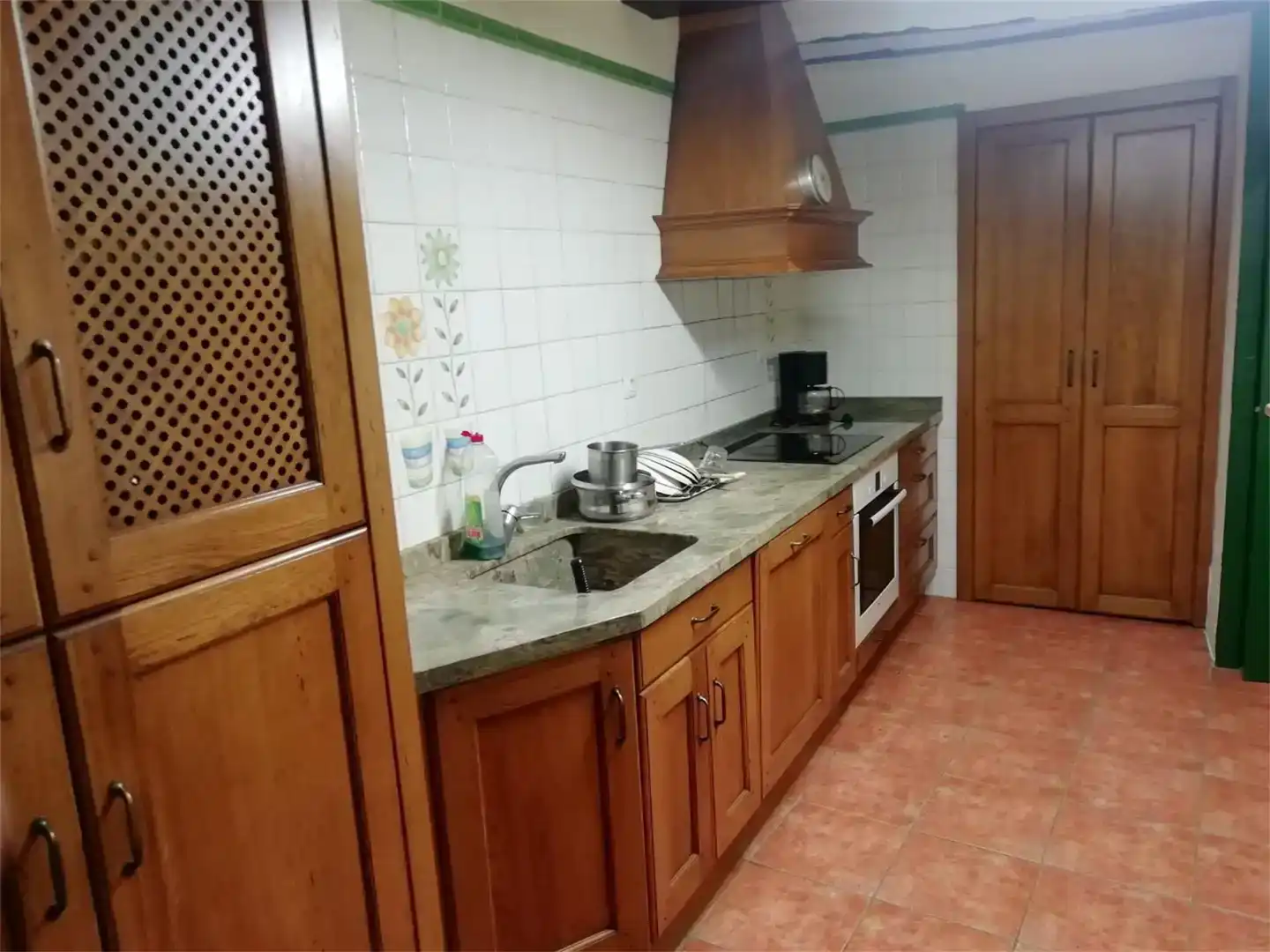 Cuina de Casa adosada en venda en Aras amb Parquet, Traster i Forn