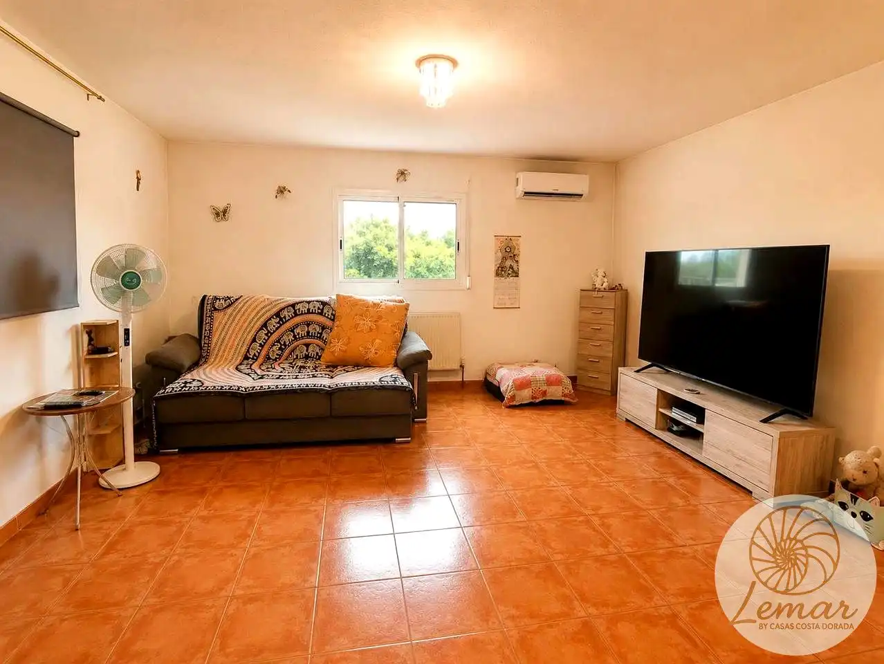 Wohnzimmer von Country house zum Verkauf in L'Ametlla de Mar  mit Klimaanlage, Heizung und Privatgarten