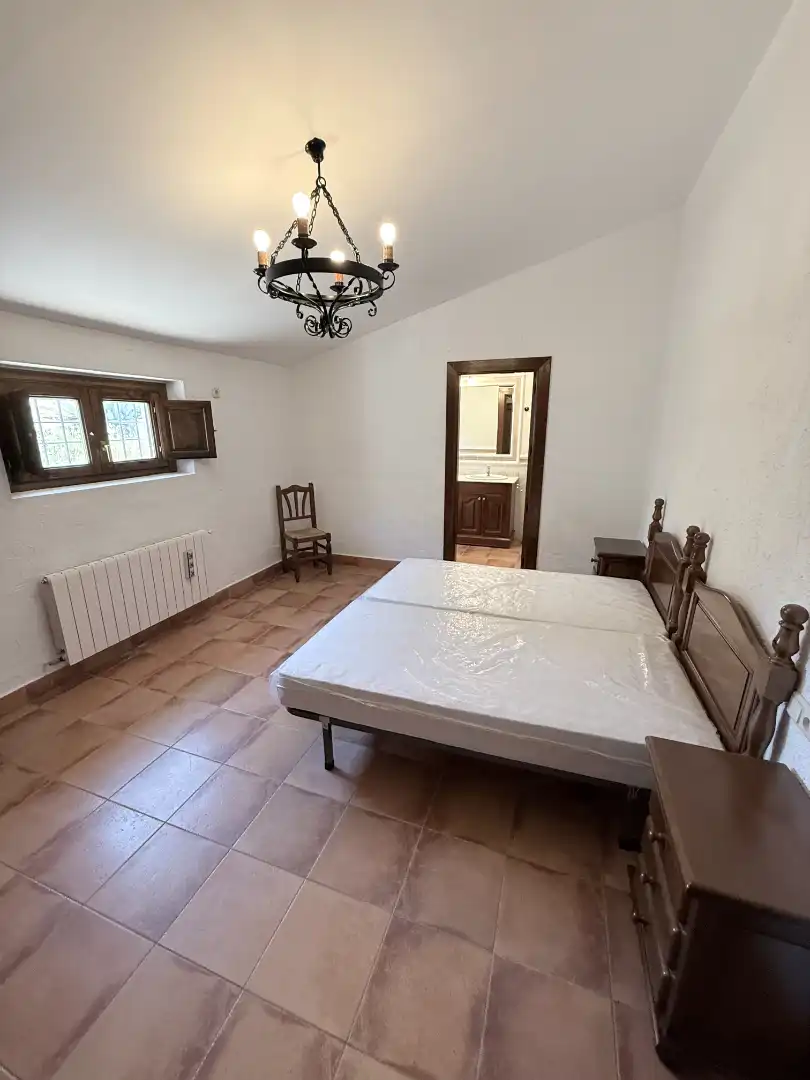Dormitori de Casa o xalet en venda en El Bonillo amb Calefacció, Jardí privat i Terrassa