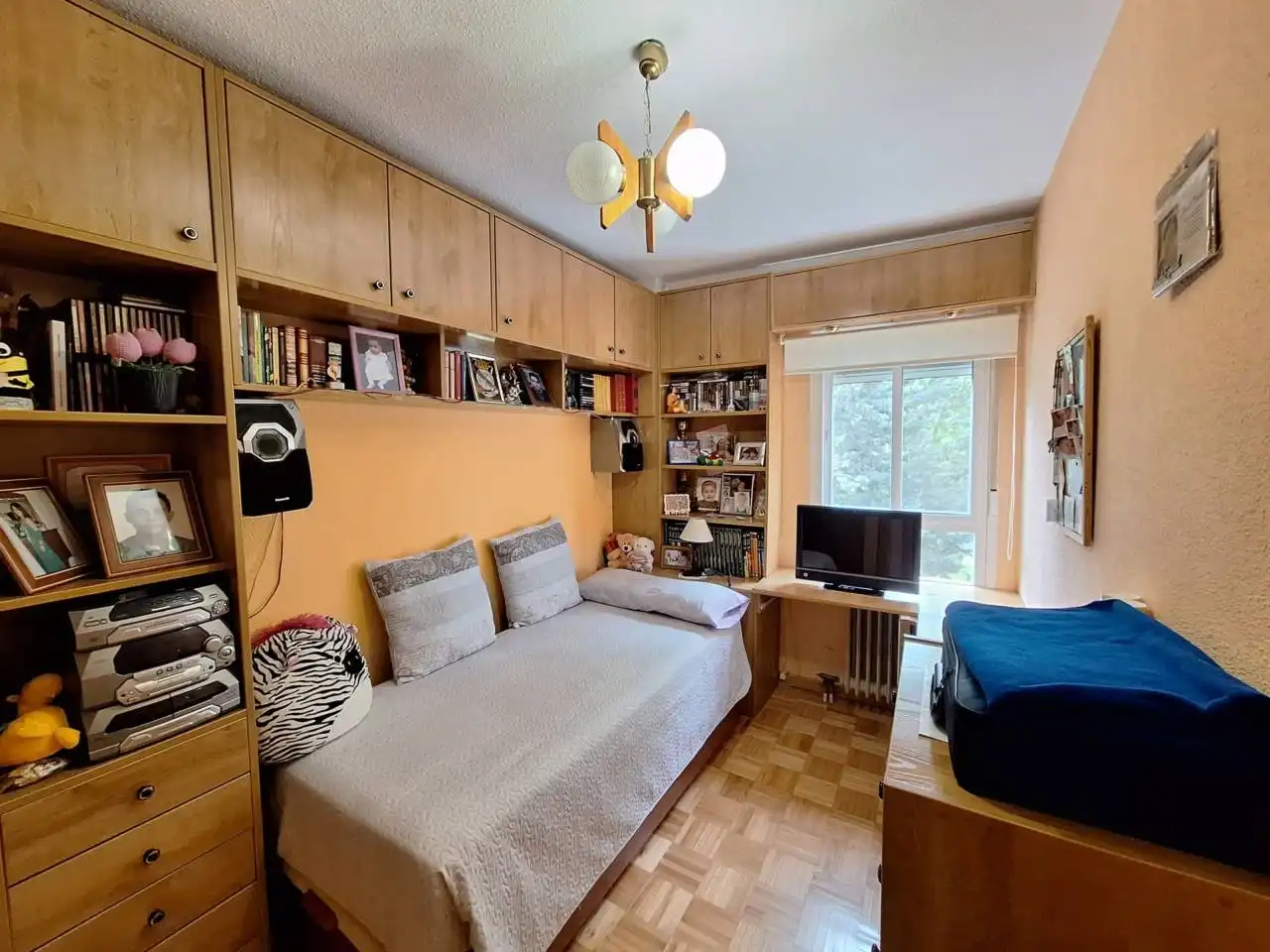Bedroom of Flat for sale in Fuenlabrada  with Air Conditioner, Heating and Parquet flooring