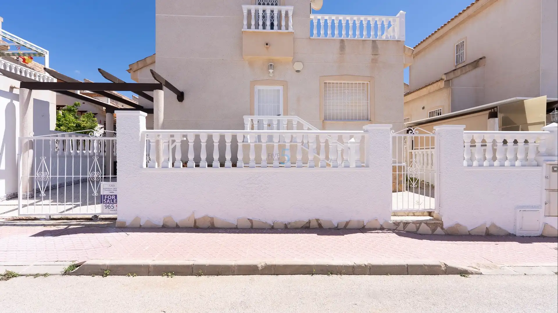 Vista exterior de Casa o xalet en venda en Rojales amb Aire condicionat, Terrassa i Piscina