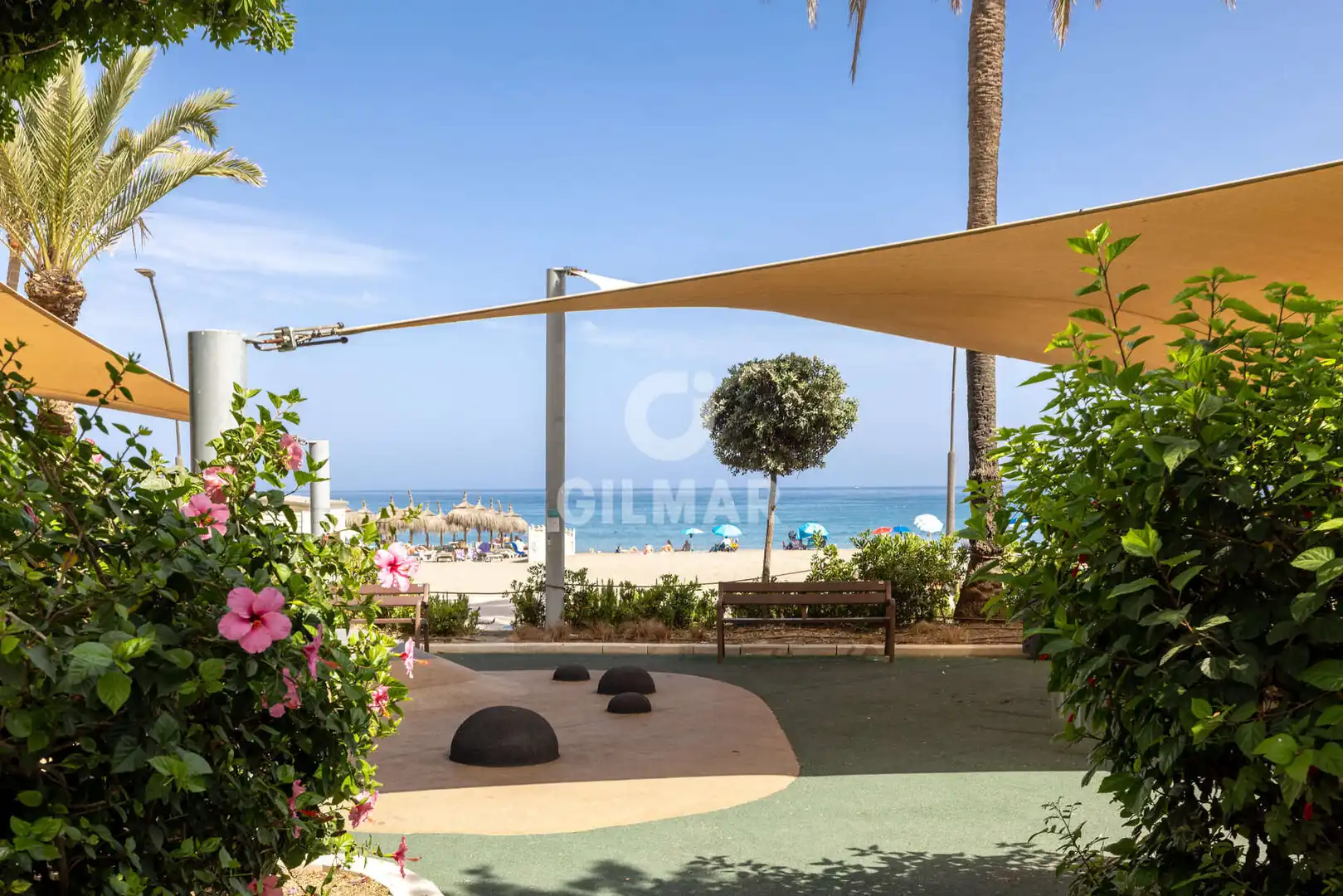 Apartment with terrace for sale in Estepona Pueblo