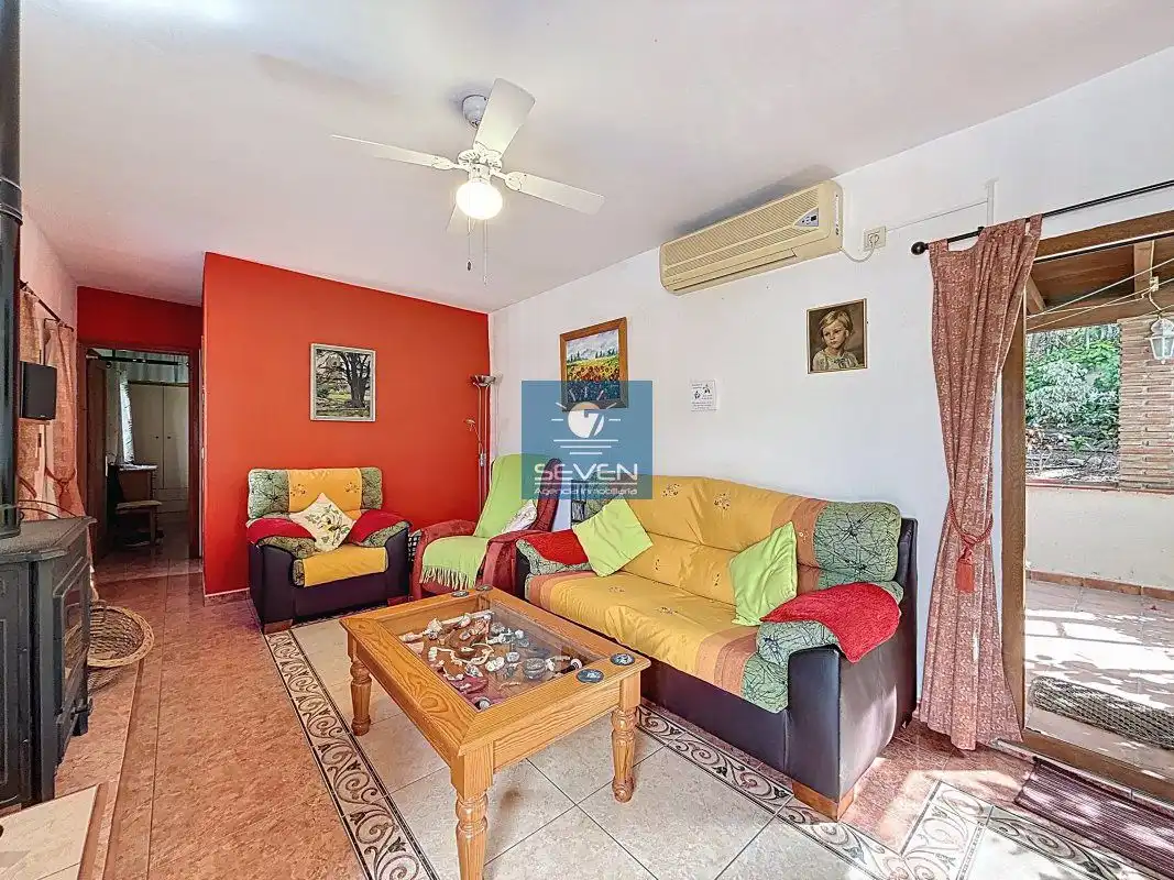 Sala de estar de Finca rústica en venta en Almuñécar con Aire acondicionado, Jardín privado y Terraza