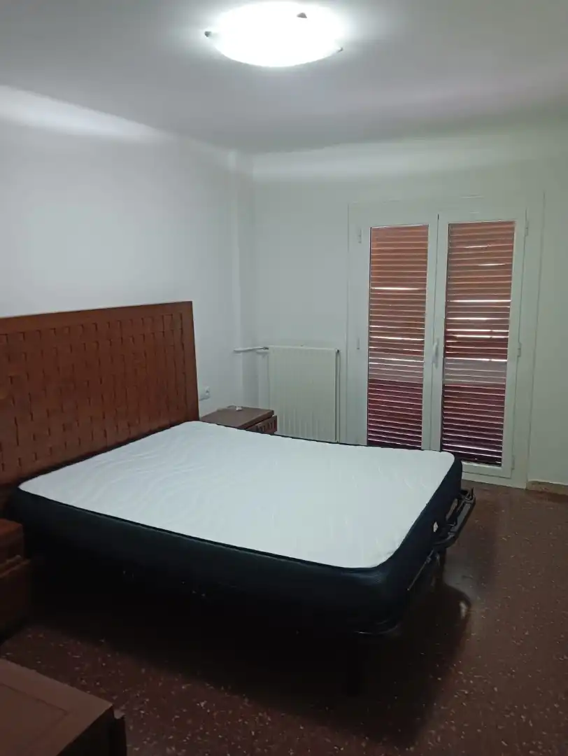 Habitación de Piso de alquiler en Lleida con Aire acondicionado, Amueblado y Lavadora