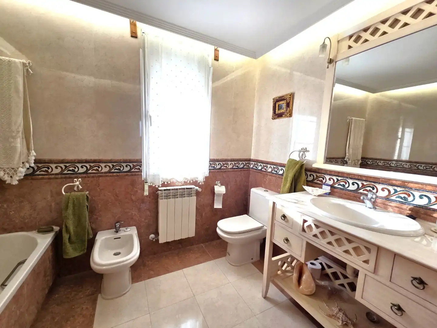 Bathroom of Houses for sale in Castrillo del Val  with Heating, Private garden and Parquet flooring