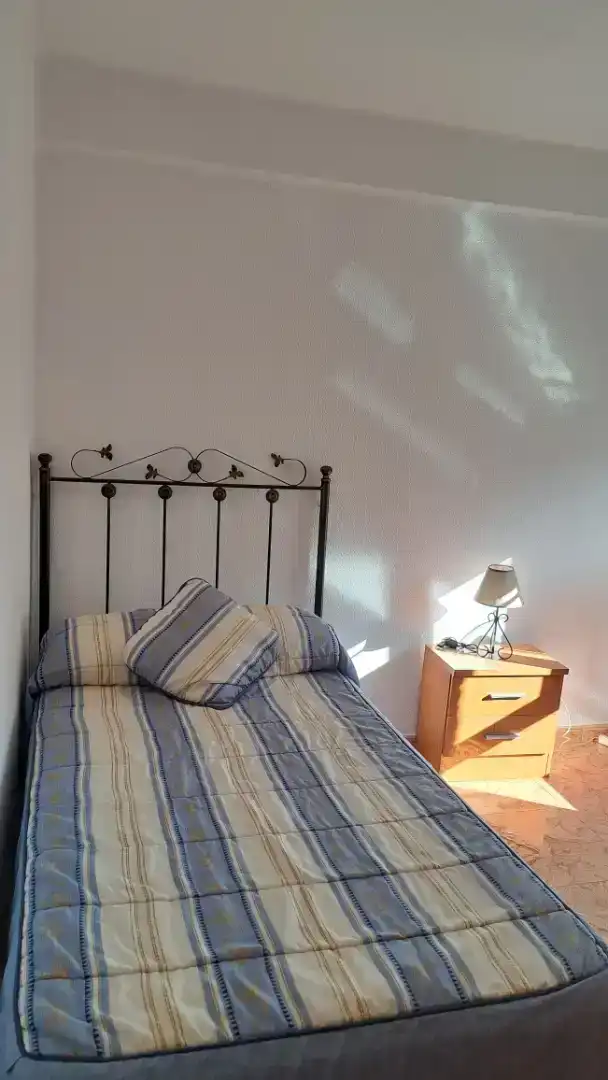 Schlafzimmer von Wohnung zur Miete in  Sevilla Capital mit Klimaanlage und Balkon