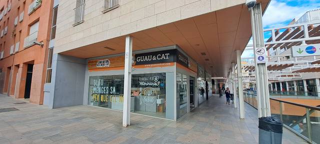 Local comercial en Alquiler en Plaça Evarist Fàbregas i Pam en Centre