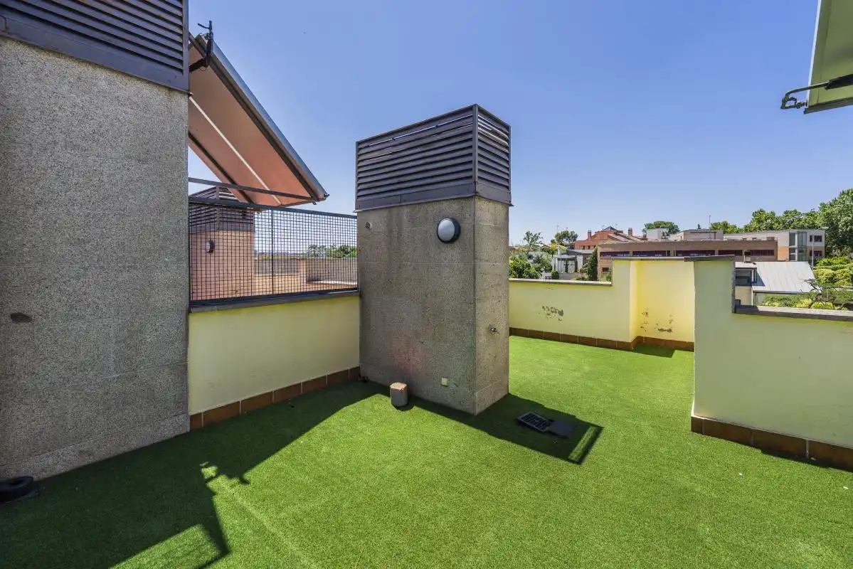 Casa adosada en venta en C. Gutiérrez Canales, Canillejas