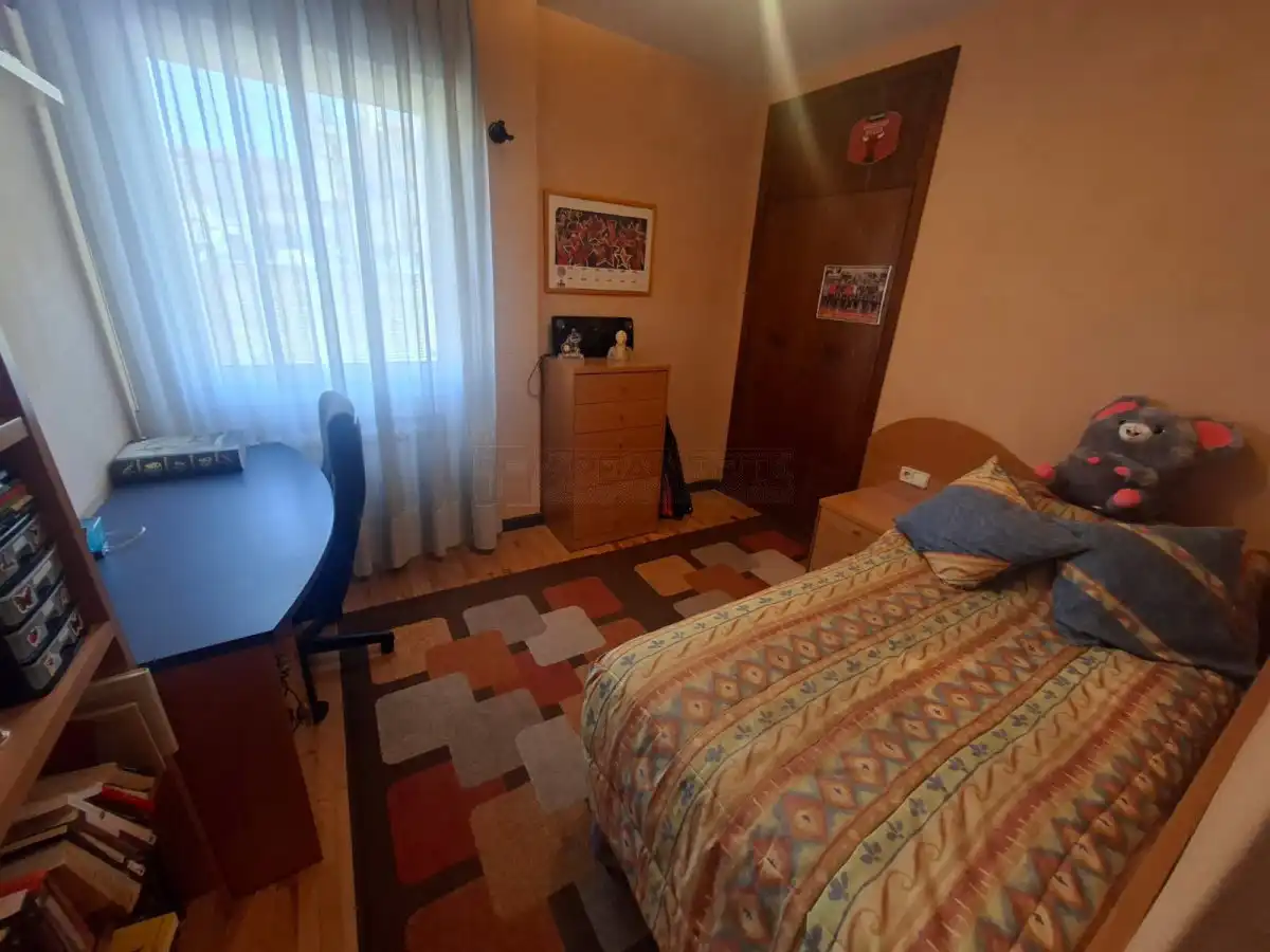 Habitación de Piso en venta en Vitoria - Gasteiz con Calefacción y Parquet