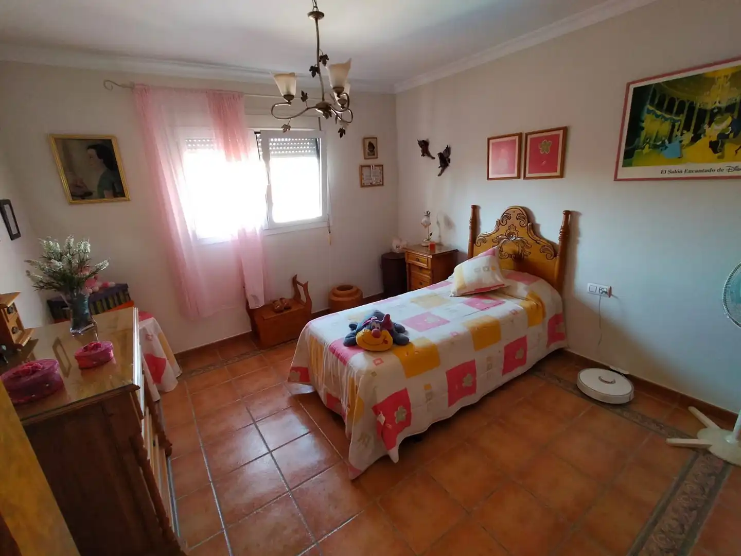 Dormitori de Casa o xalet en venda en La Línea de la Concepción amb Aire condicionat, Jardí privat i Traster