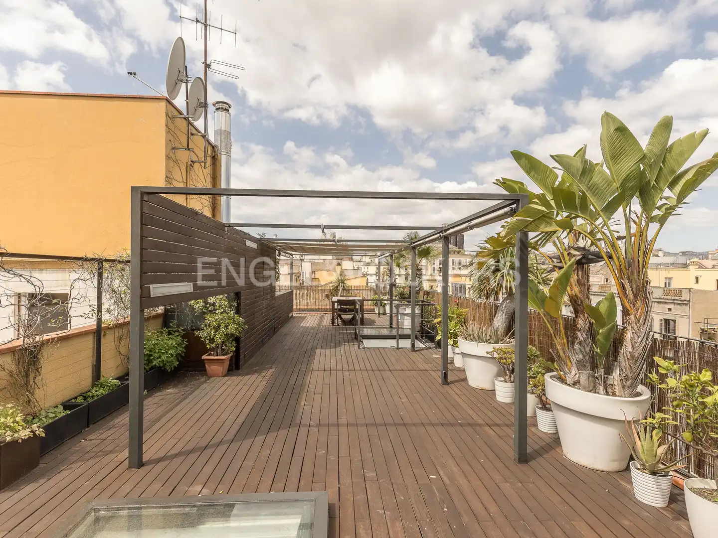 Terrasse von Dachboden zur Miete in Barcelona mit Klimaanlage, Heizung und Parkett