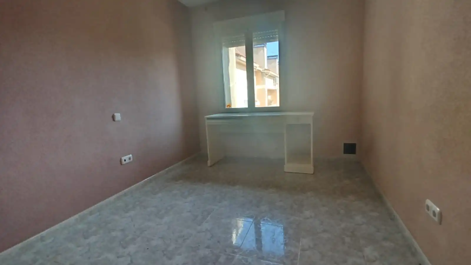 Dormitori de Casa adosada en venda en Uceda amb Calefacció, Jardí privat i Parquet