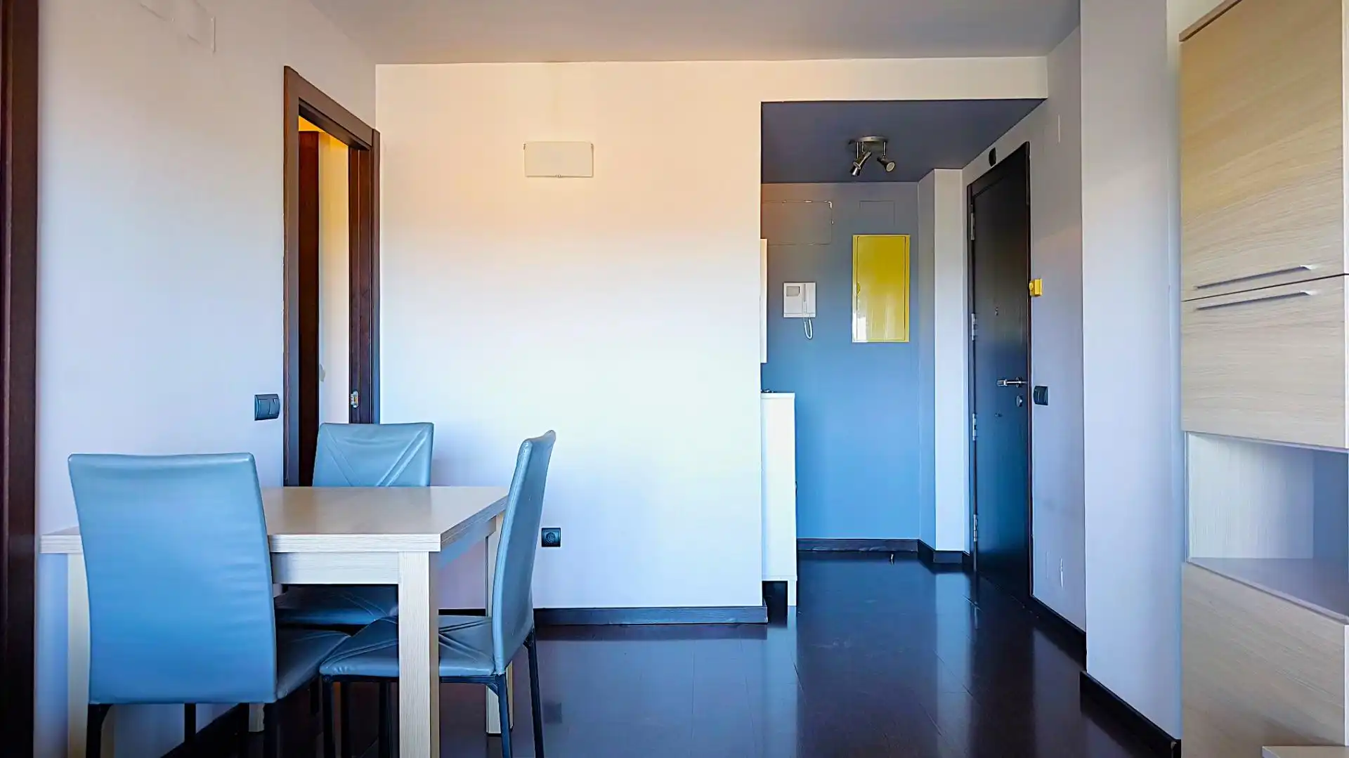 Piso en venta en Manresa con Terraza, Amueblado y Balcón