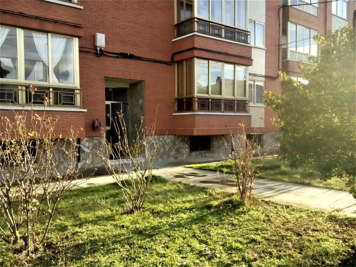 Vista exterior de Pis en venda en Benavides amb Jardí privat, Parquet i Traster