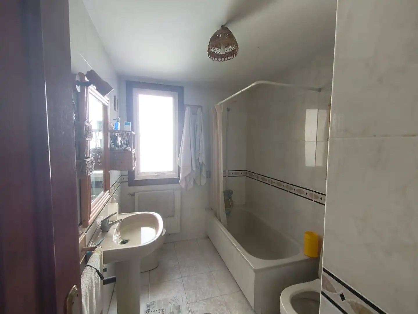 Bathroom of Apartments for sale in A Coruña Capital   with Heating, Storage room and Furnished