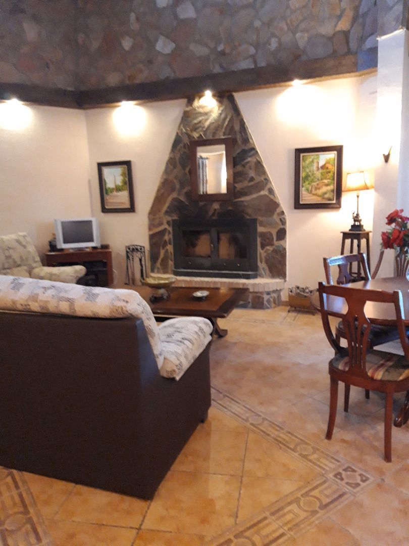 Sala d'estar de Casa o xalet en venda en Linares amb Aire condicionat, Calefacció i Jardí privat