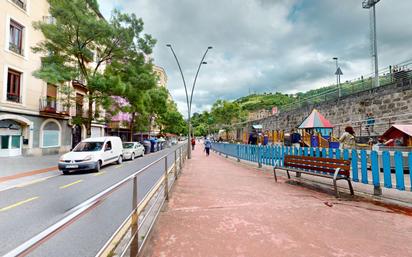 Vista exterior de Pis en venda en Bilbao 