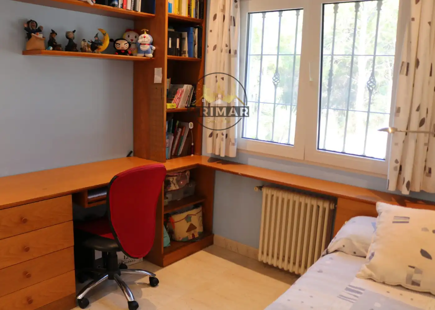 Dormitori de Casa o xalet en venda en Benicasim / Benicàssim amb Calefacció, Jardí privat i Terrassa