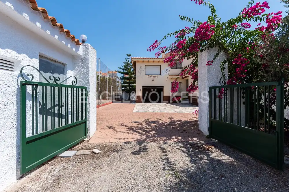 Vista exterior de Casa o chalet en venta en Vinaròs con Calefacción, Jardín privado y Terraza