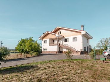 Casa con jardín en venta en Carretera AS-384 Nº7983 LA BELGA BAXO