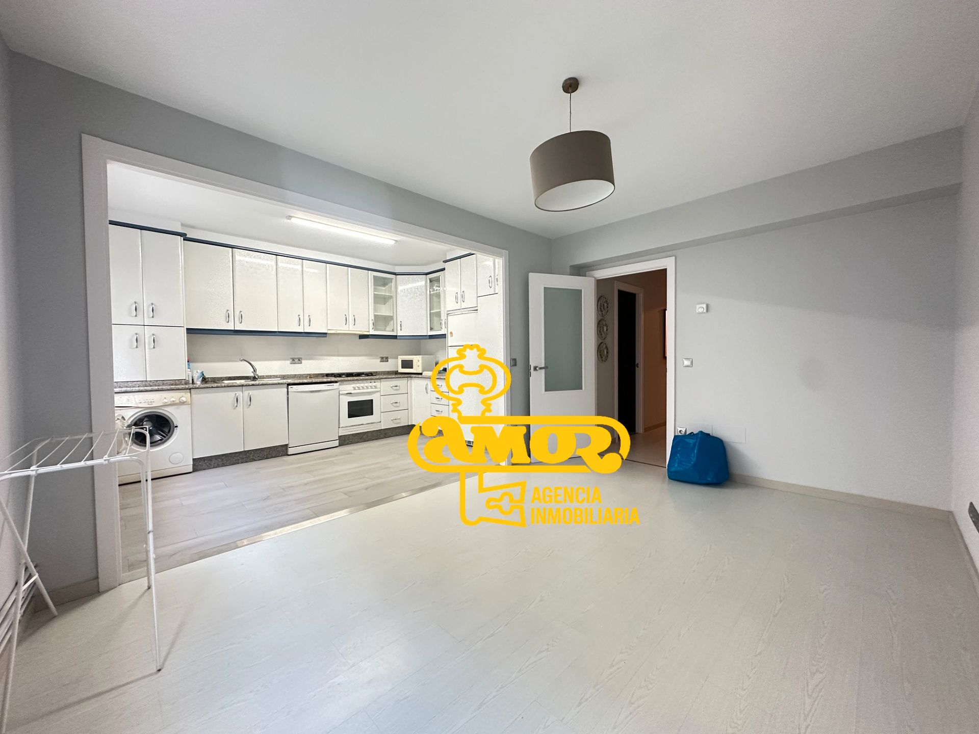 Cocina de Piso en venta en Santiago de Compostela  con Calefacción