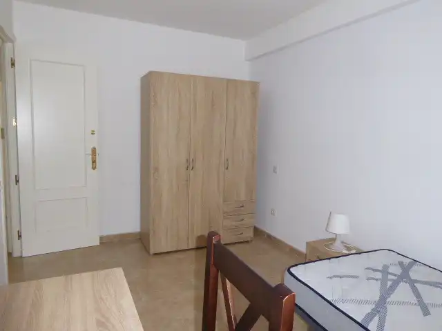 Habitación de Piso de alquiler en Málaga con Aire acondicionado, Terraza y Amueblado