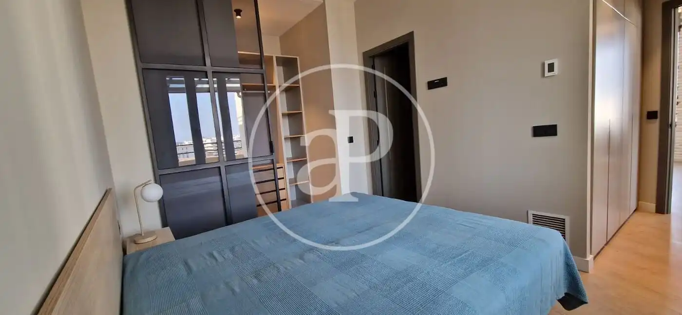 Bedroom of Flat for rent in Valencia  with Air Conditioner, Heating and Balcony