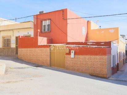 Vista exterior de Casa adosada en venda en Adra amb Moblat