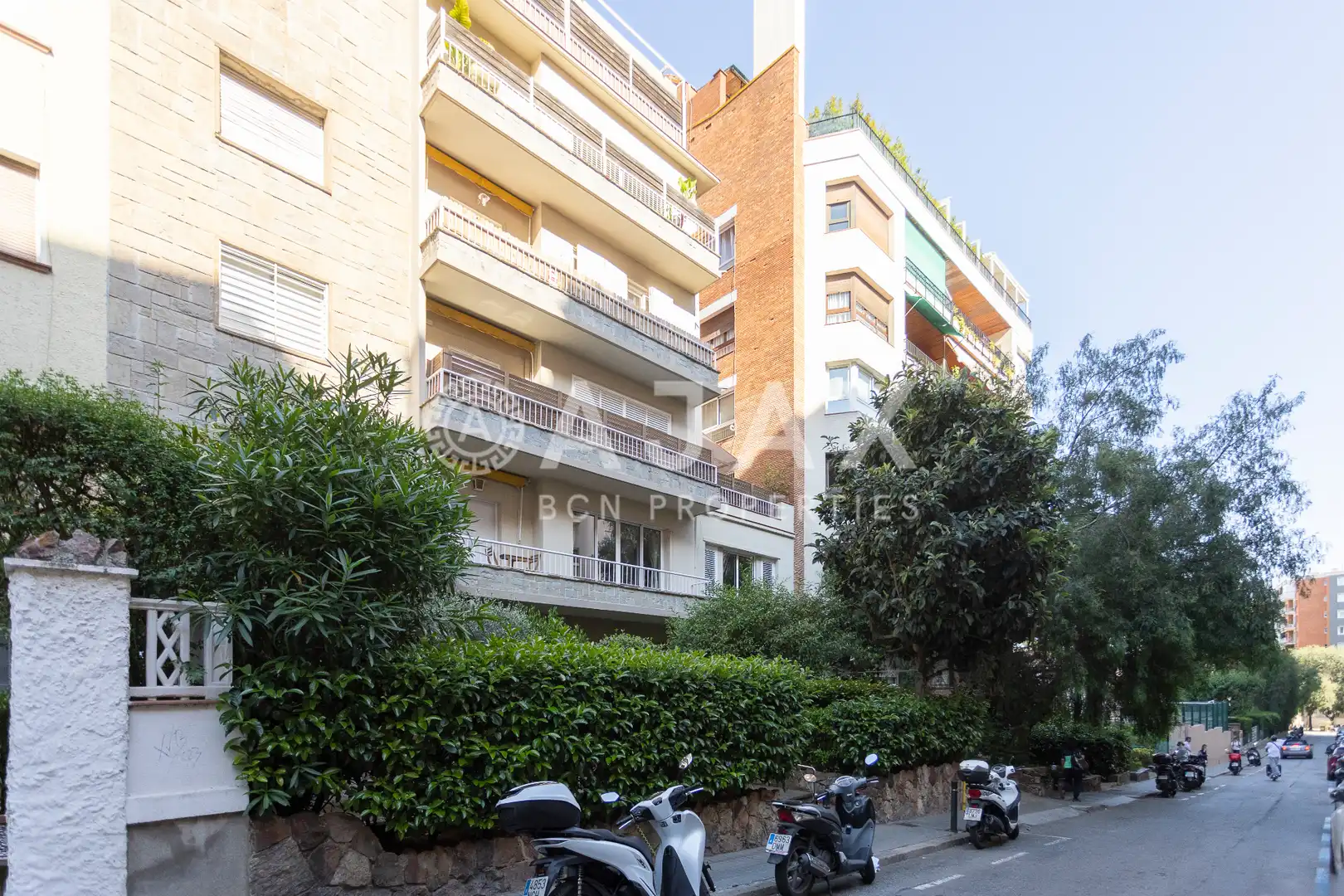 Vista exterior de Ático en venta en Barcelona con Aire acondicionado, Calefacción y Terraza