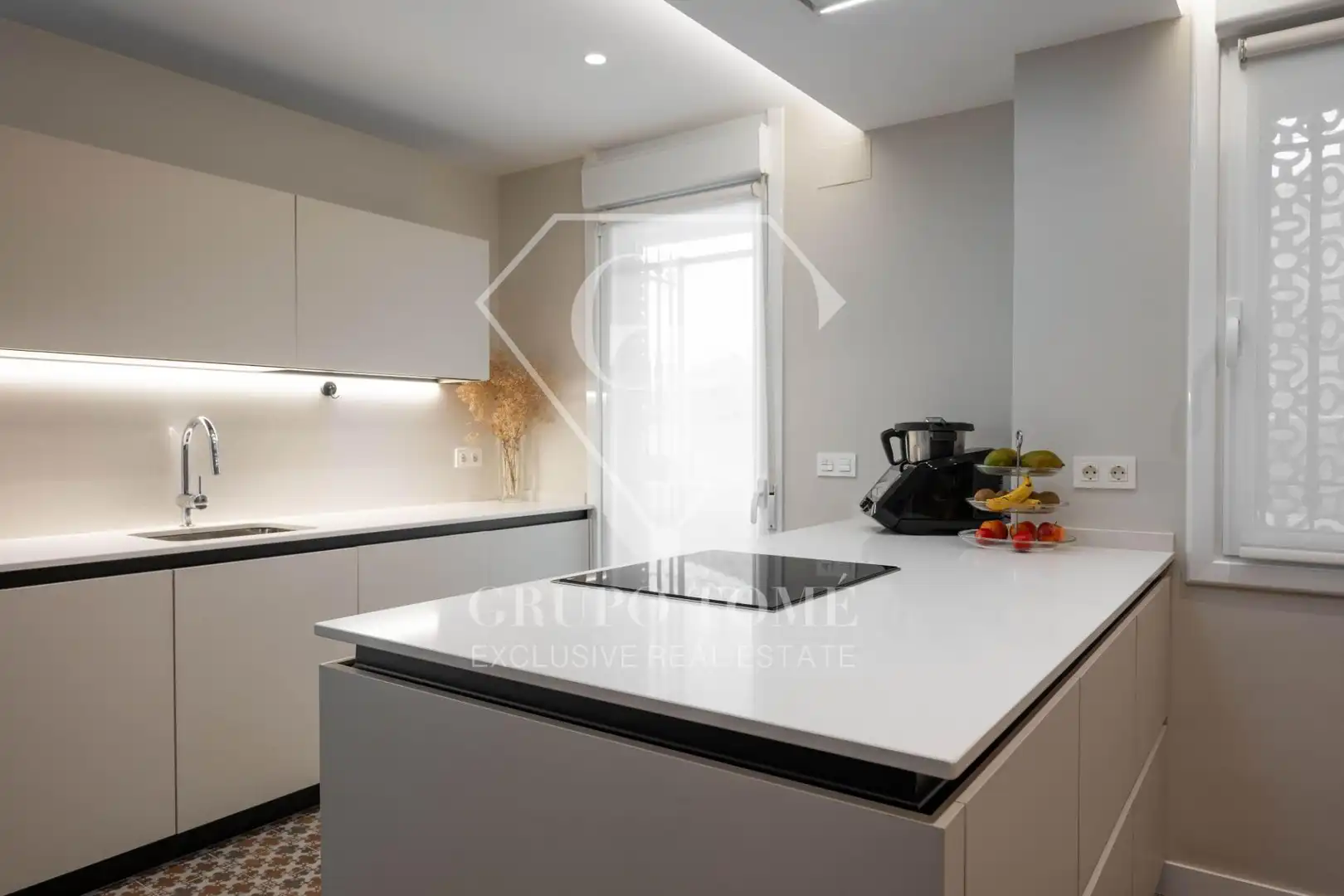 Cocina de Casa adosada en venta en Donostia - San Sebastián  con Calefacción, Jardín privado y Terraza