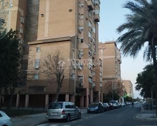 Exterior view of Flat for sale in  Sevilla Capital