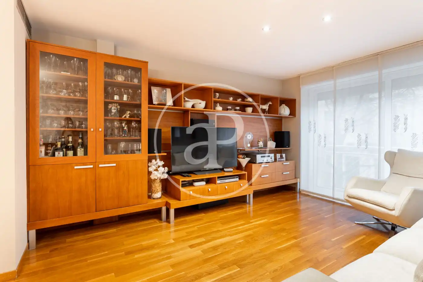 Wohnzimmer von Einfamilien-Reihenhaus zum Verkauf in Sabadell mit Klimaanlage, Heizung und Terrasse