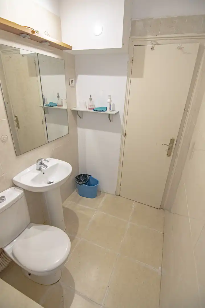 Baño de Piso en venta en Nou Barris
