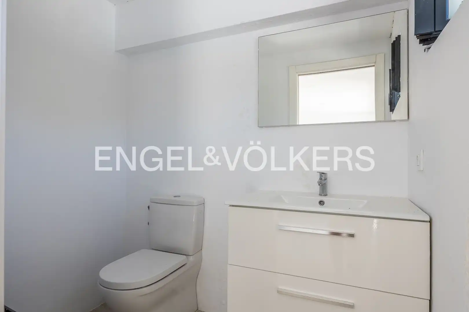 Baño de Casa o chalet en venta en Dos Hermanas con Aire acondicionado, Calefacción y Jardín privado