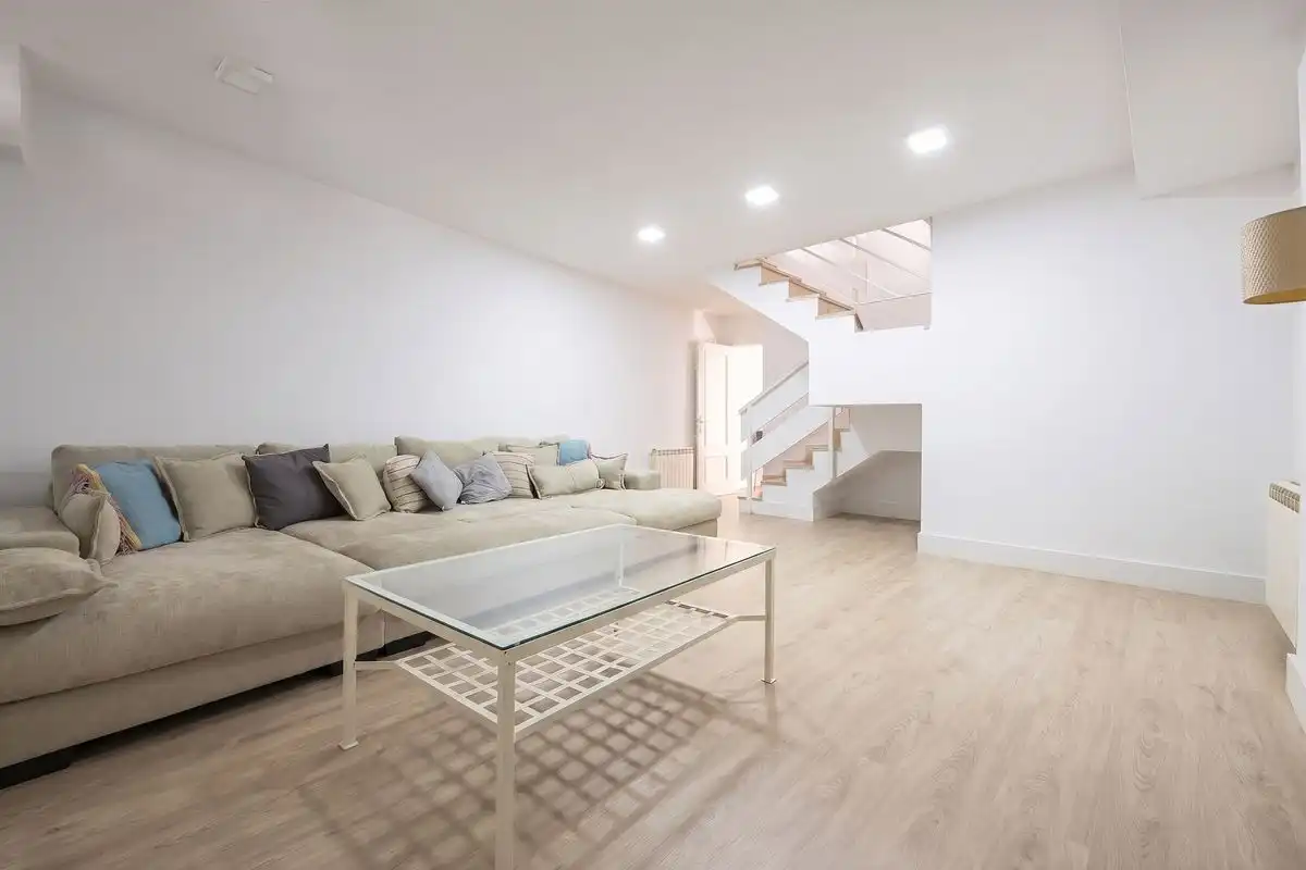 Maisonette zum Verkauf in Madrid mit Heizung, Terrasse und Balkon