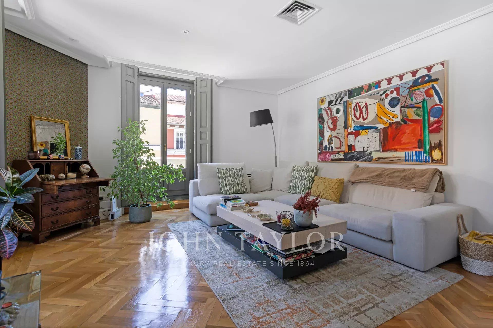 Living room of Flat for sale in  Madrid Capital  with Air Conditioner, Heating and Balcony