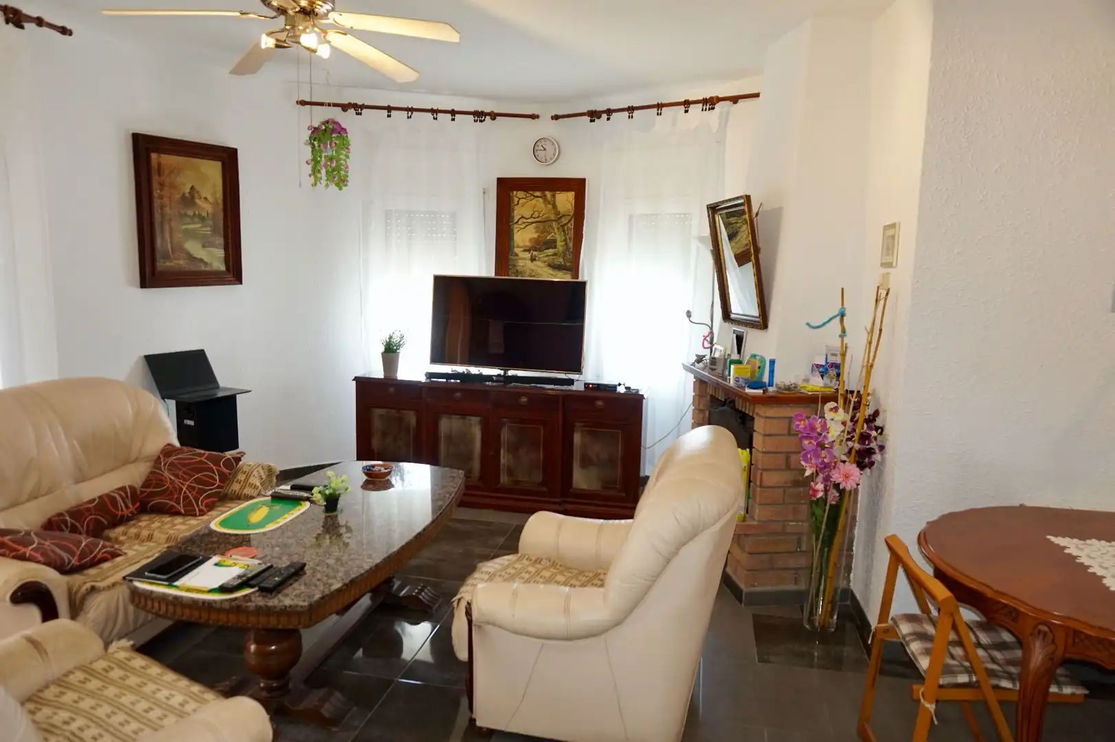 Sala d'estar de Casa o xalet en venda en Mont-roig del Camp amb Calefacció, Jardí privat i Traster