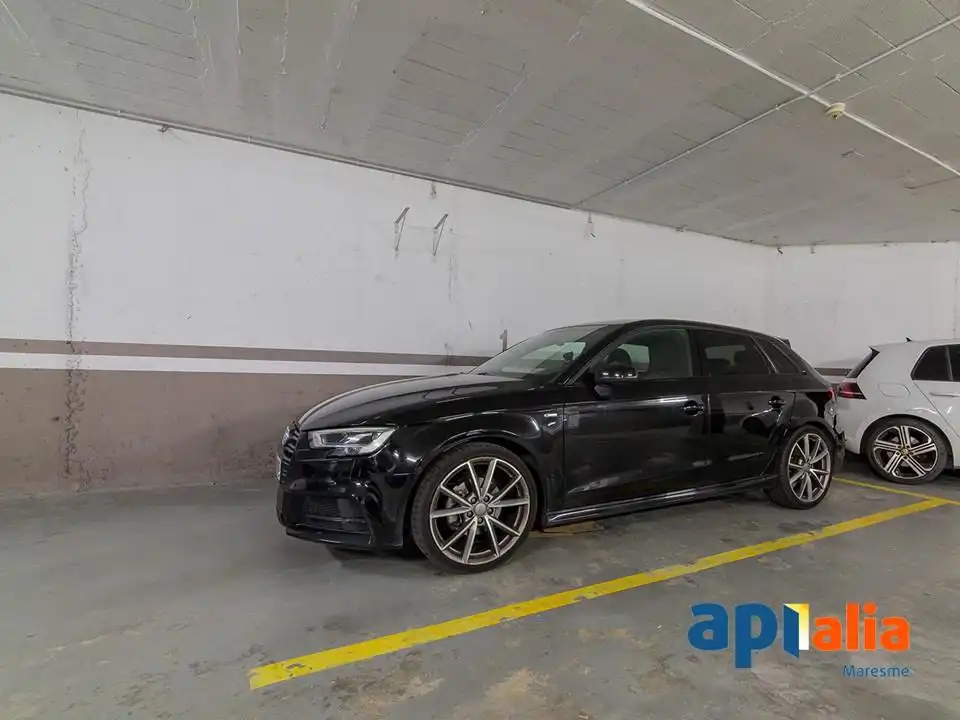 Aparcament de Dúplex en venda en Pineda de Mar amb Terrassa