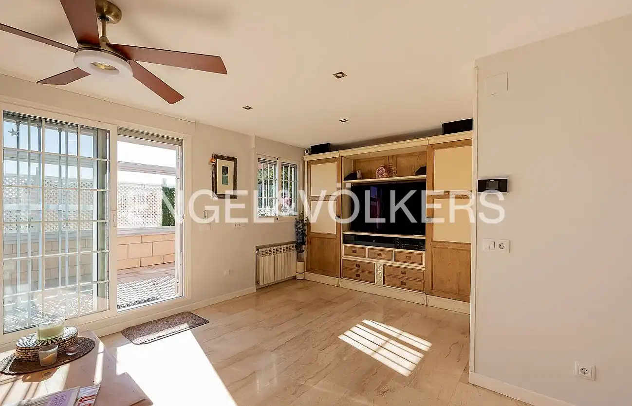 Attic for sale in Madrid  with Air Conditioner, Heating and Private garden