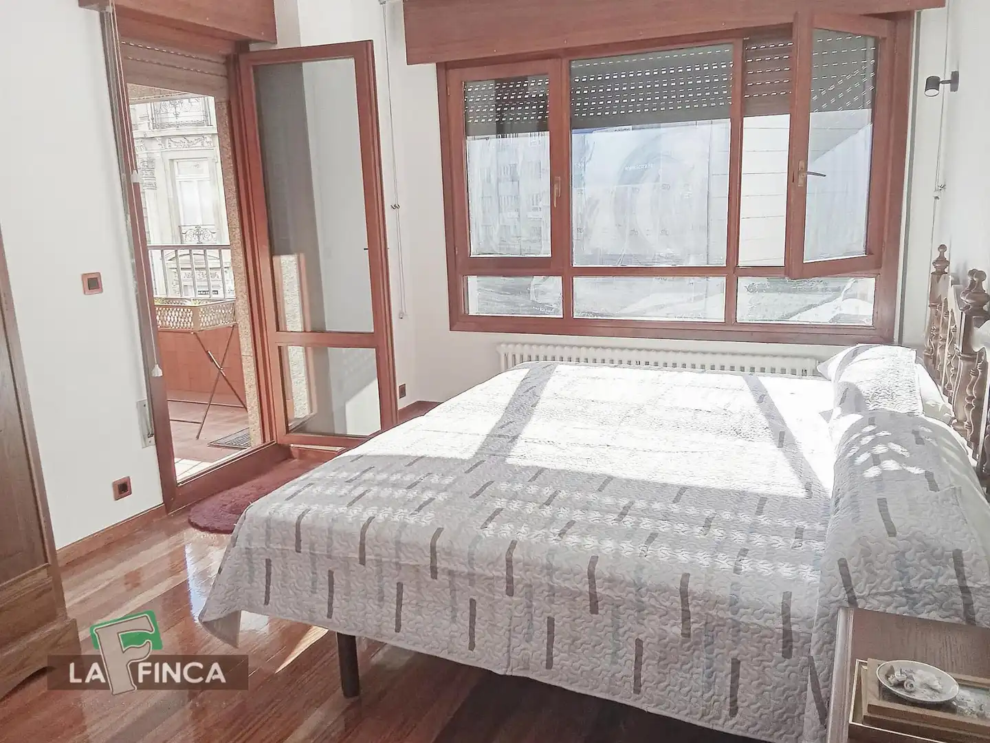 Habitación de Oficina de alquiler en Oviedo  con Calefacción y Terraza