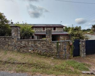 Vista exterior de Casa o xalet en venda en Betanzos amb Calefacció, Jardí privat i Traster
