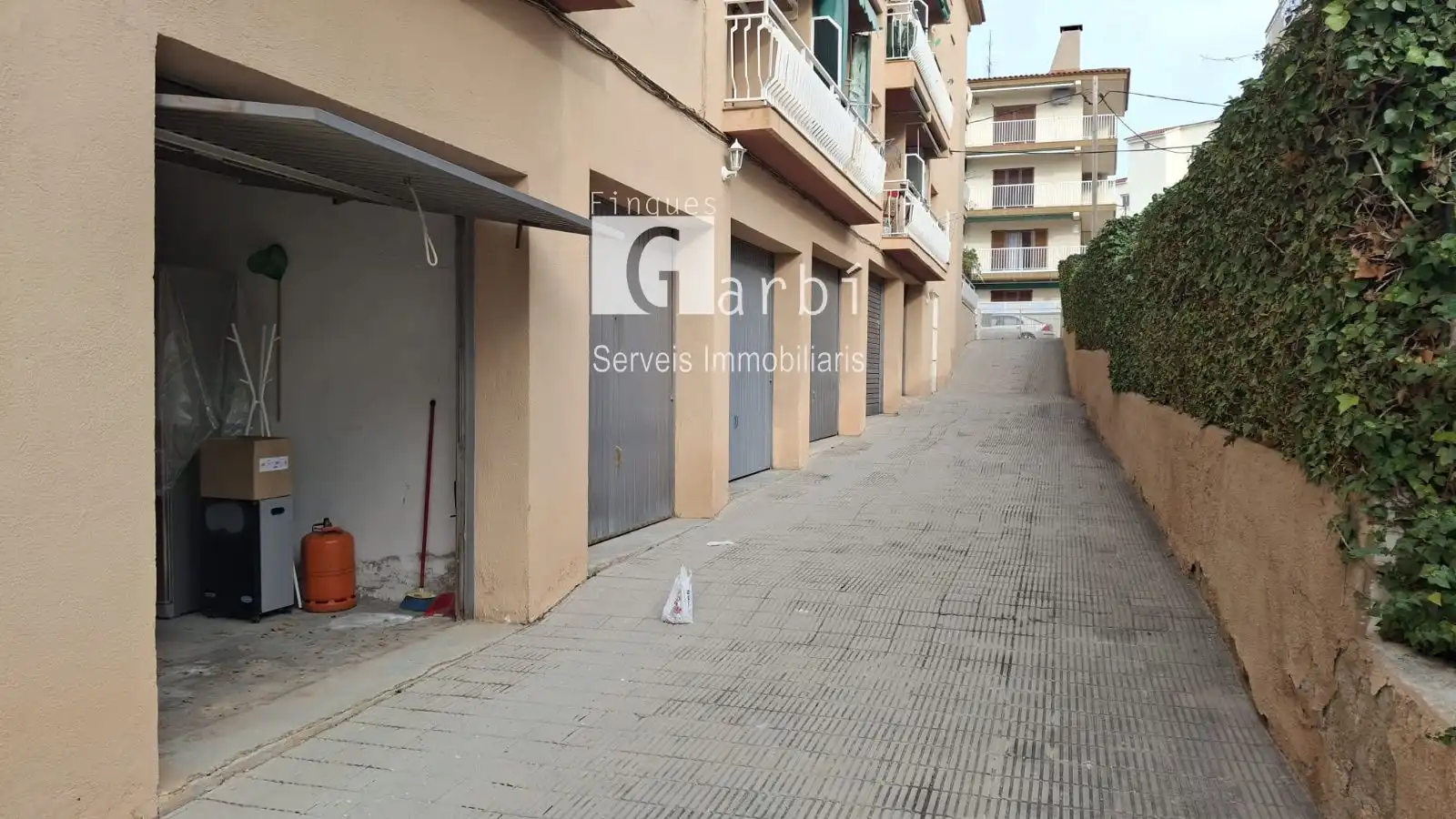 Parkplatz von Garage zum Verkauf in El Vendrell