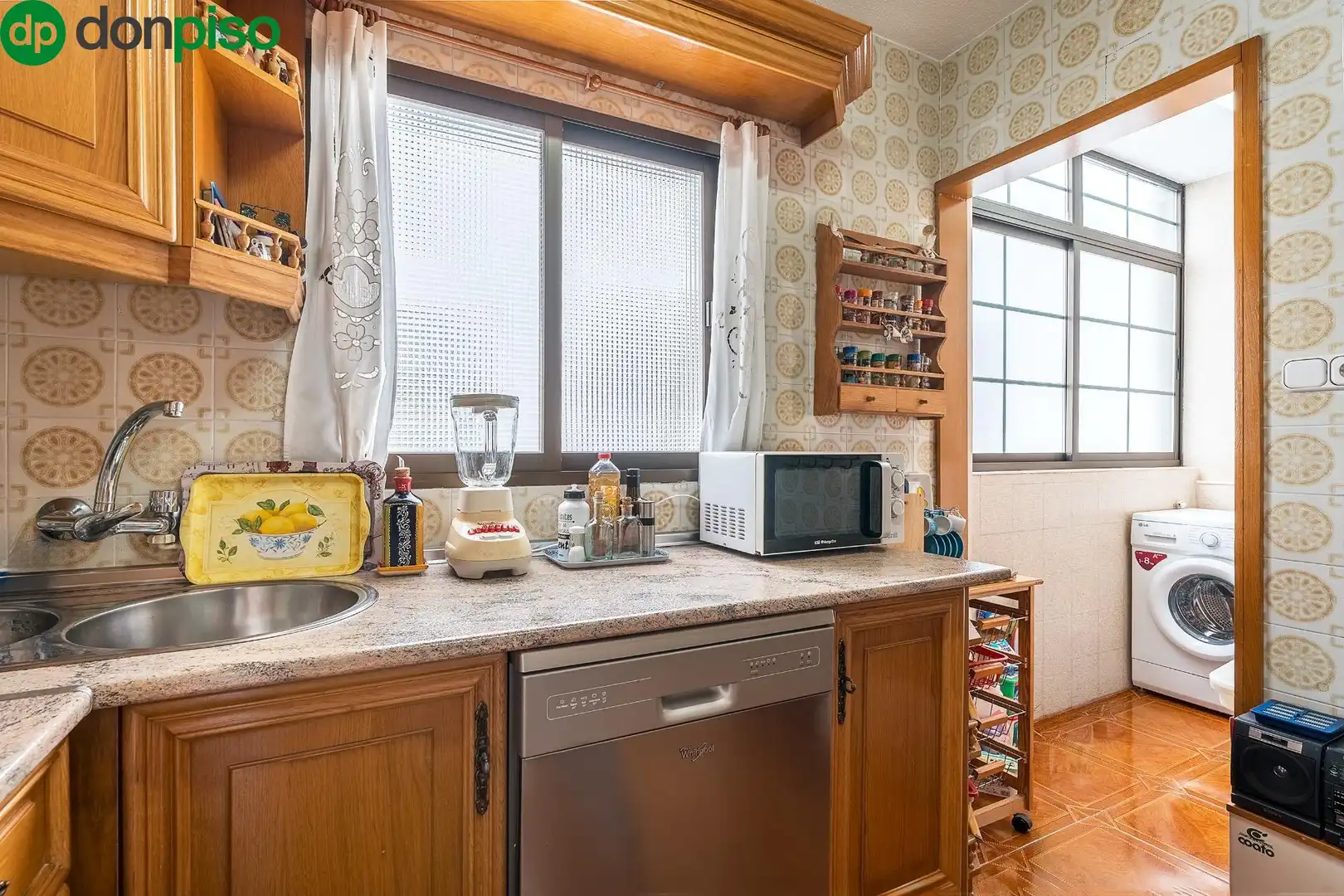 Kitchen of Flat for sale in Granada