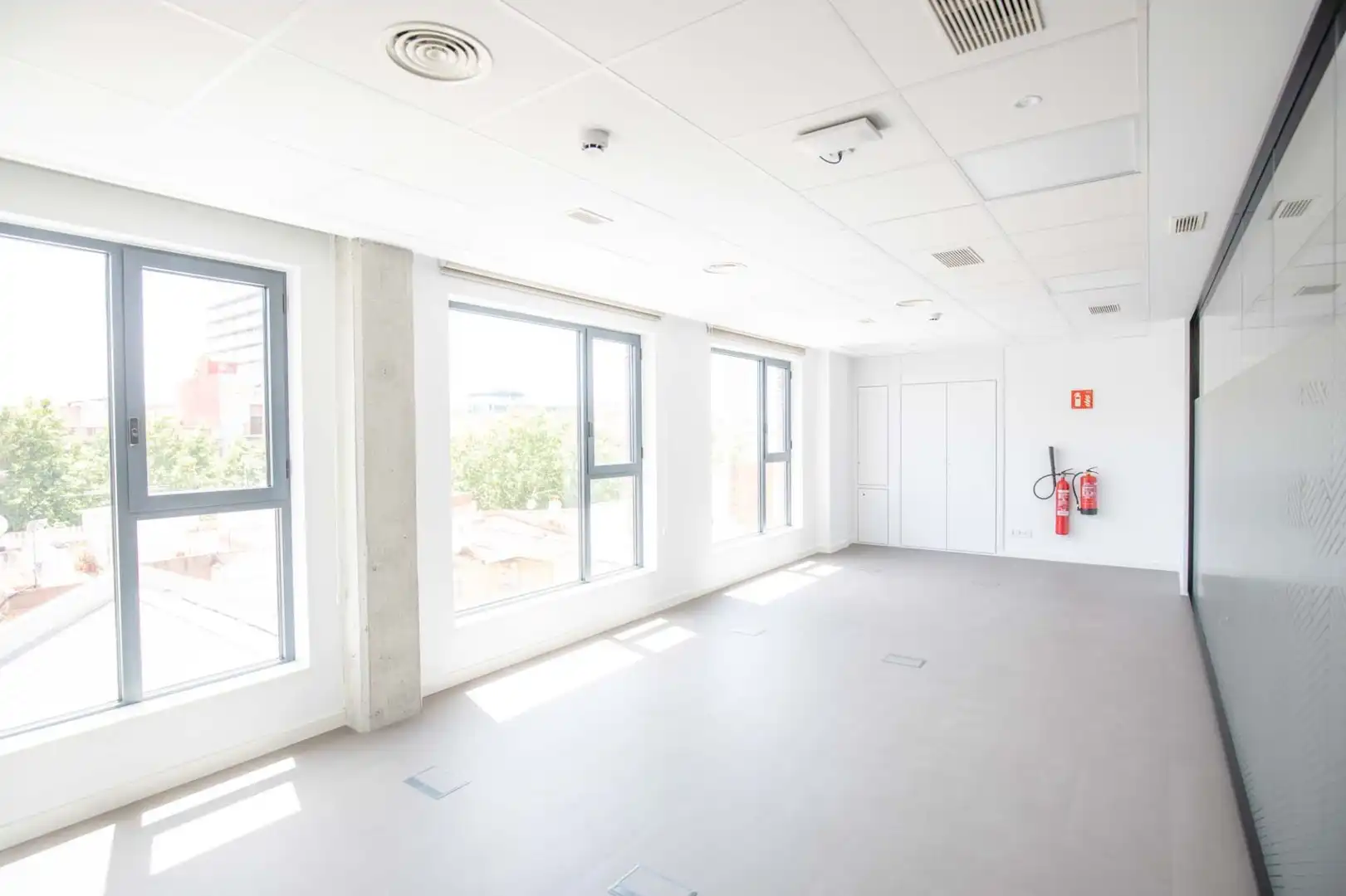 Mixed residential with lift to rent in Sant Martí, imagen 2