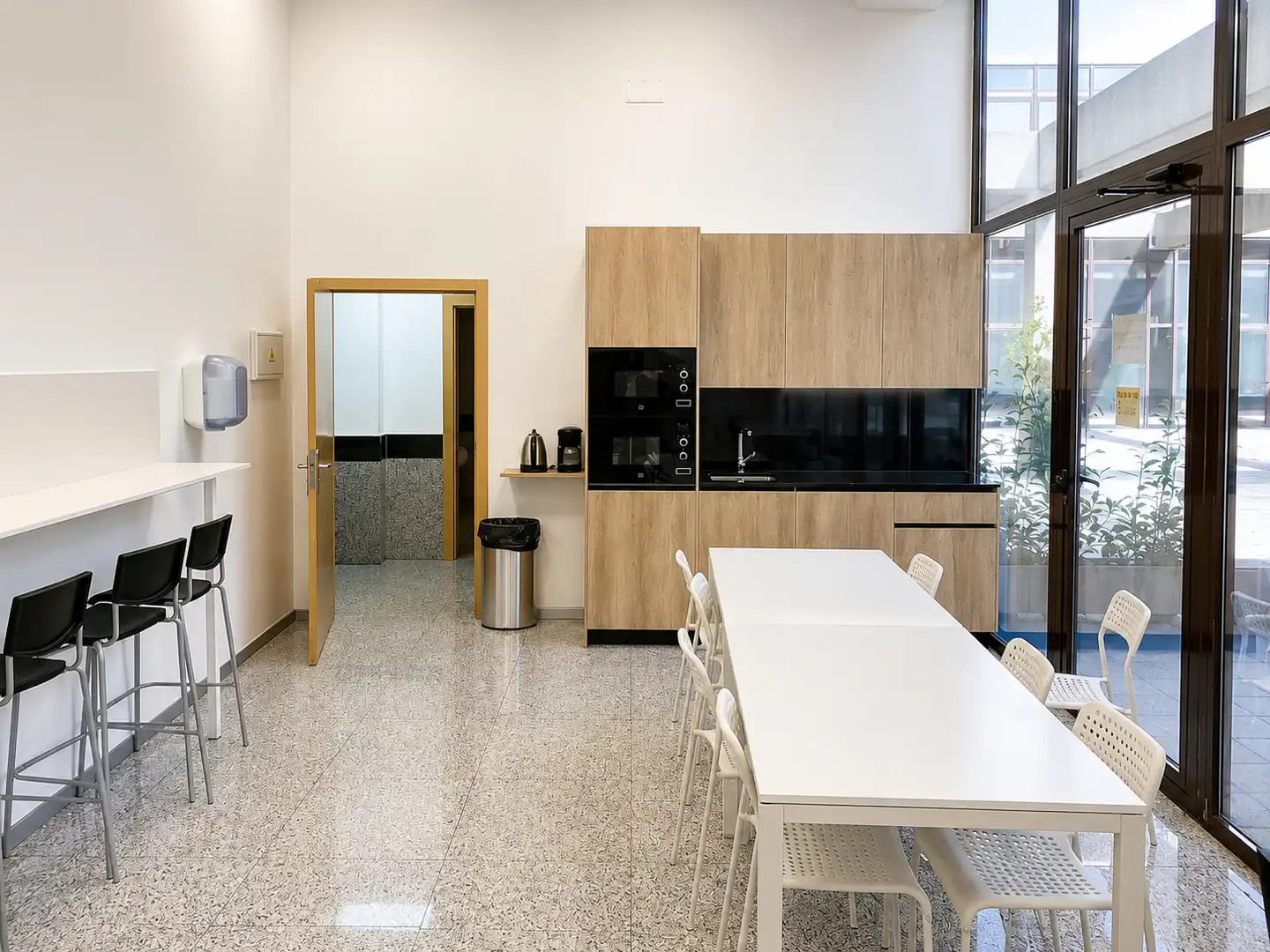 Küche von Büro zur Miete in Las Rozas de Madrid mit Klimaanlage, Heizung und Terrasse