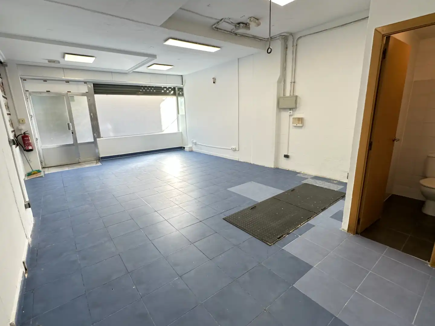Local comercial en venda a Calle de Cuart de Poblet