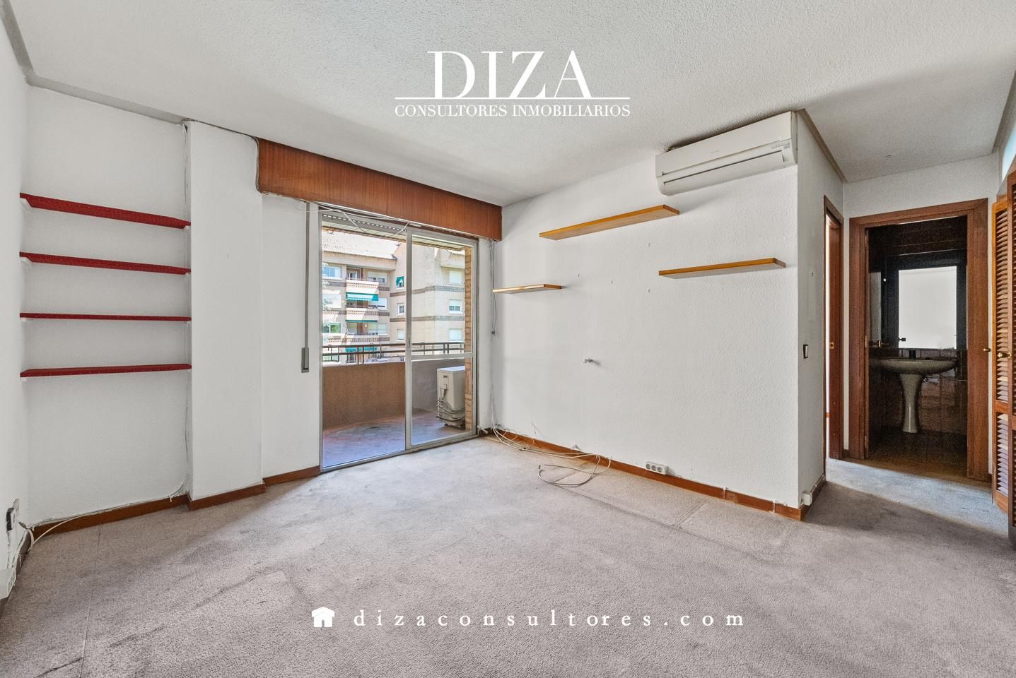 Bedroom of Flat for sale in  Madrid Capital  with Air Conditioner, Heating and Terrace
